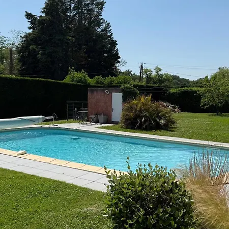 Au Calme Avec Piscine *
