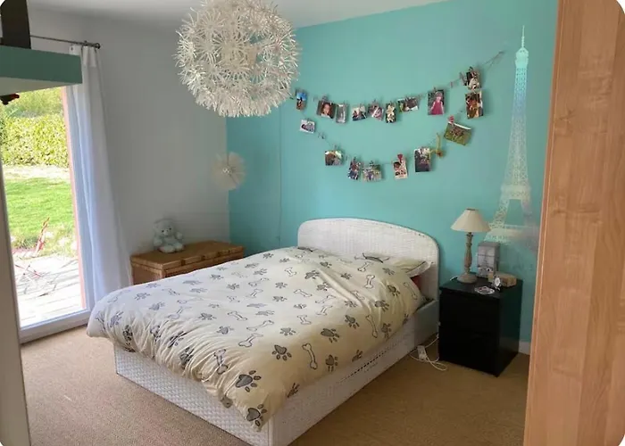 Au Calme Avec Piscine *